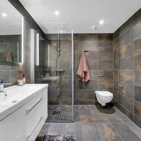 Ski-in Out In Alpine With Balcony, 2 Baths & Ev Lägenhet Trysil